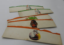 Indlæs billede til gallerivisning Gamle nytårshatte med billeder på