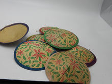 Indlæs billede til gallerivisning Gamle nytårshatte af pap