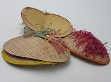 Indlæs billede til gallerivisning Gamle nytårshatte af pap