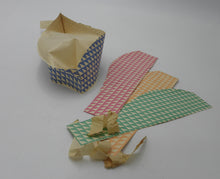 Indlæs billede til gallerivisning Gamle nytårshatte fold ud