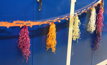 Indlæs billede til gallerivisning Guirlander fra 1940'erne med frynser på