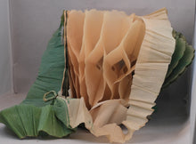 Indlæs billede til gallerivisning Gamle guirlander fra 1940érne med "nedhæng"