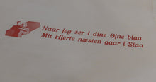 Indlæs billede til gallerivisning Gamle hagesmække fra 1940´erne med skøre tekster