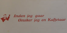 Indlæs billede til gallerivisning Gamle hagesmække fra 1940´erne med skøre tekster