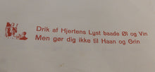 Indlæs billede til gallerivisning Gamle hagesmække fra 1940´erne med skøre tekster