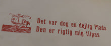 Indlæs billede til gallerivisning Gamle hagesmække fra 1940´erne med skøre tekster
