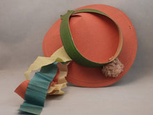 Indlæs billede til gallerivisning Gamle nytårshatte af pap