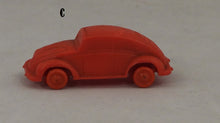 Indlæs billede til gallerivisning Små gamle biler af plastik