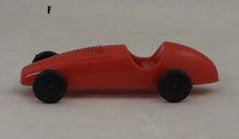 Indlæs billede til gallerivisning Små gamle biler af plastik