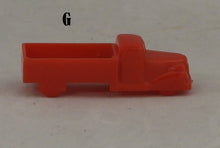 Indlæs billede til gallerivisning Små gamle biler af plastik