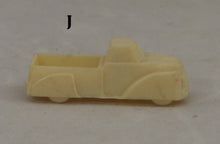 Indlæs billede til gallerivisning Små gamle biler af plastik