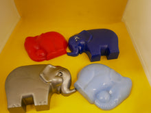 Indlæs billede til gallerivisning Gamle sandkasse forme af plastik