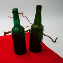 Indlæs billede til gallerivisning Gamle glasflasker