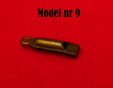 Indlæs billede til gallerivisning Gammel blikfløjte fra 1930´erne forskellige slags