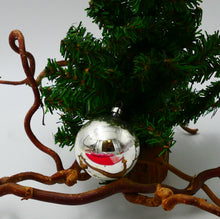 Indlæs billede til gallerivisning Gammel glaskugle reflektorer 4 - 6,5 cm med mønstre