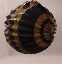 Indlæs billede til gallerivisning Gamle havelamper fra 1940´erne "runde"