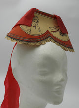 Indlæs billede til gallerivisning Gamle nytårshatte med billeder på