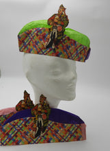 Indlæs billede til gallerivisning Gamle nytårshatte med billeder på