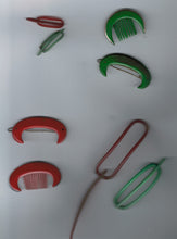 Indlæs billede til gallerivisning Røde og grønne gamle hårspænder