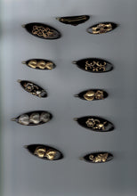 Indlæs billede til gallerivisning Fine gamle hårspænder med pynt på