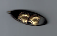Indlæs billede til gallerivisning Fine gamle hårspænder med pynt på
