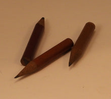 Indlæs billede til gallerivisning Gamle små blyanter