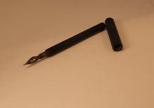 Indlæs billede til gallerivisning Gamle penneskafter