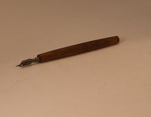 Indlæs billede til gallerivisning Gamle penneskafter