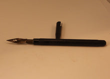 Indlæs billede til gallerivisning Gamle penneskafter