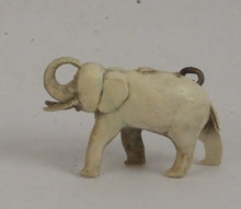 Indlæs billede til gallerivisning Brocher med elefanter