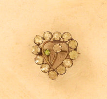 Indlæs billede til gallerivisning Gamle brocher med sten