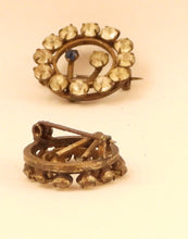 Indlæs billede til gallerivisning Gamle brocher med sten