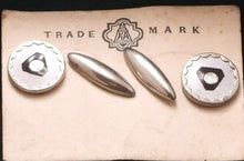 Indlæs billede til gallerivisning Gamle manchet eller skjorte knapper 1940-1960