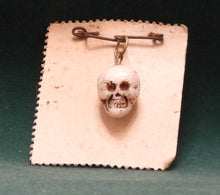 Indlæs billede til gallerivisning Broche eller pins med dødningehoved