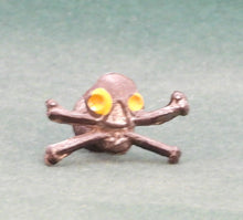 Indlæs billede til gallerivisning Broche eller pins med dødningehoved