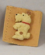 Indlæs billede til gallerivisning Gamle brocher røde og hvide hunde