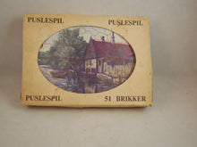 Indlæs billede til gallerivisning Gamle puslespil i æske med 51 brikker