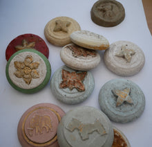 Indlæs billede til gallerivisning Gamle hinkesten af kridt