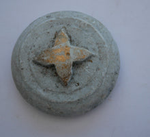 Indlæs billede til gallerivisning Gamle hinkesten af kridt