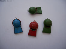 Indlæs billede til gallerivisning Gammel blikfløjte fra 1930´erne forskellige slags