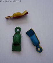 Indlæs billede til gallerivisning Gammel blikfløjte fra 1930´erne forskellige slags