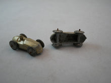 Indlæs billede til gallerivisning Gamle tin racerbiler fra 1930´erne med store hjul (1 cm)