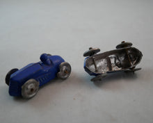 Indlæs billede til gallerivisning Gamle tin racerbiler fra 1930´erne med store hjul (1 cm)