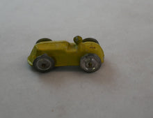 Indlæs billede til gallerivisning Gamle tin racerbiler fra 1930´erne med store hjul (1 cm)