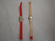 Indlæs billede til gallerivisning Gamle børne legeure fra 1930-1950´erne