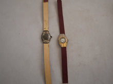 Indlæs billede til gallerivisning Gamle børne legeure fra 1930-1950´erne