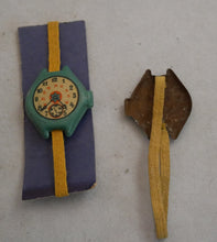 Indlæs billede til gallerivisning Gamle børne legeure fra 1930-1950´erne