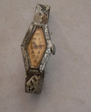 Indlæs billede til gallerivisning Gamle børne legeure fra 1930-1950´erne