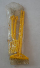 Indlæs billede til gallerivisning Ældre vandkander til dukkehus og haveredskaber og bænk