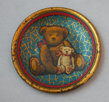 Indlæs billede til gallerivisning Gamle dukke tallerkner, fade, kopper mm i metal 1930-1950´erne